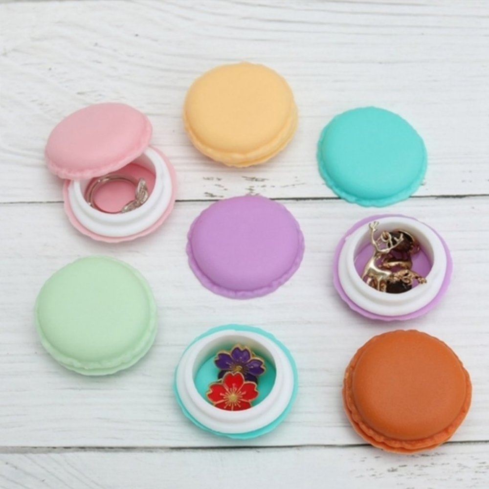 ⭐️ $5 - MACARON MINI STORAGE CASE - MINT
